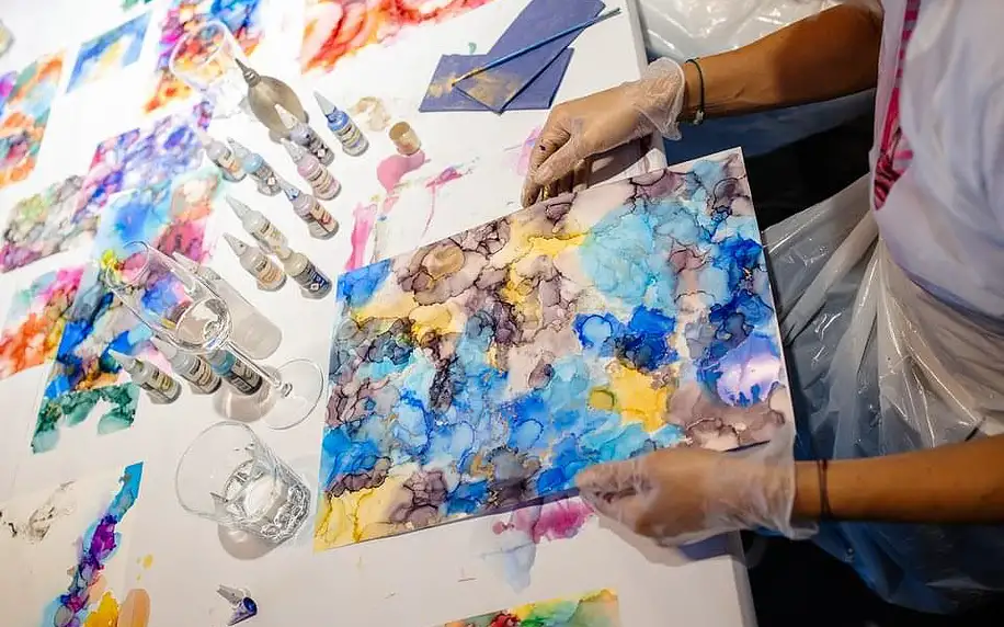 Zážitkové malování ArtMoment unikátní metodou ArtInk s lihovou tuší