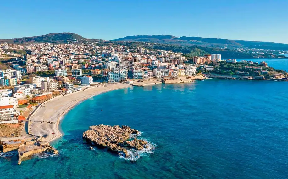 Černá Hora: pobyt s polopenzí poblíž krásné pláže
