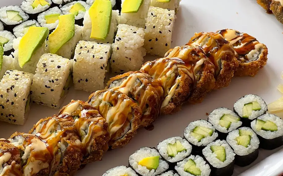 40 nebo 70 ks vege sushi včetně salátu wakame