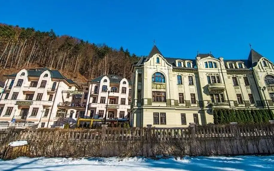 Trenčianske Teplice: Hotel Most Slávy *** s neomezeným wellness, lázeňským bazénem a polopenzí + 4 procedury
