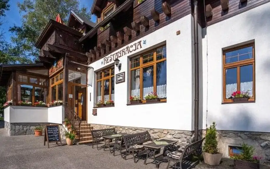 Vysoké Tatry: Pobyt přímo pod Lomnickým štítem jen 1 km od lanovky v Penzionu Encián s wellness a polopenzí