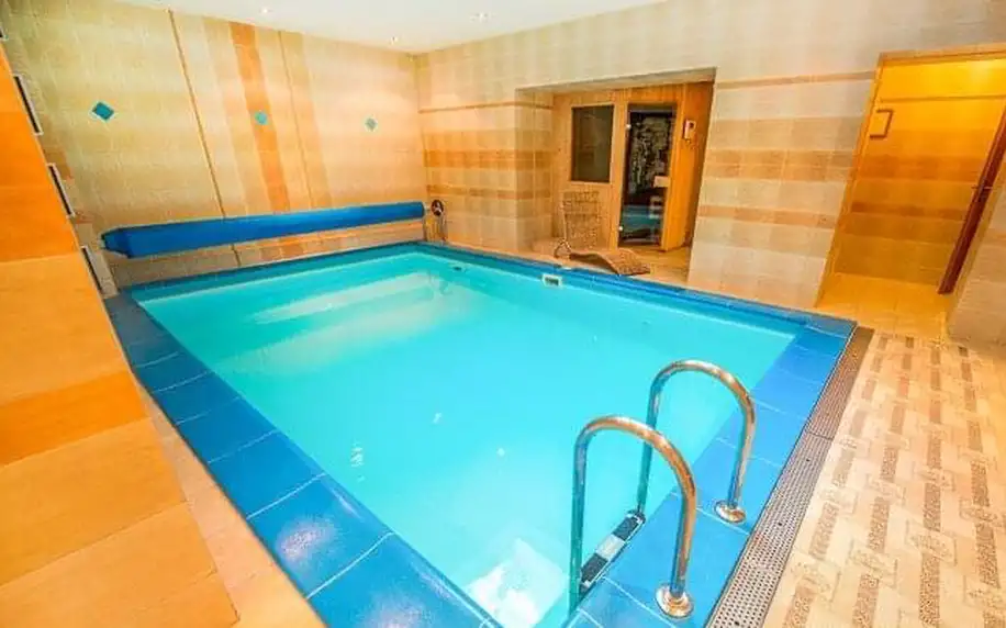 Trenčianske Teplice: Hotel Most Slávy *** s neomezeným wellness, lázeňským bazénem a polopenzí + 4 procedury