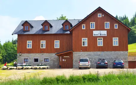 Horský hotel v osadě Jizerka: snídaně i privátní sauna