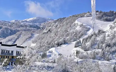 Silvestr v italských Dolomit: polopenze a skipas