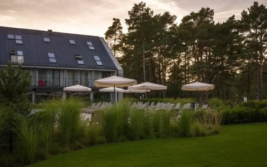 Baltské moře jen pár kroků od pláže a jezera: Saltic Hotel Resort & Spa Łeba s polopenzí a neomezeným wellness