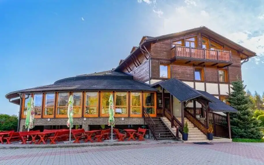 Vysoké Tatry nedaleko Aquacity Poprad v Hotelu Eufória *** s polopenzí a vyžitím + láhev vína, káva a dezert