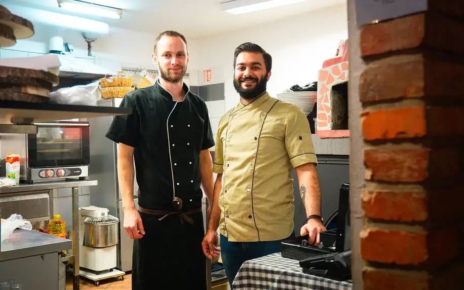 Prkno amerických dobrot: žebra, křídla, burgery