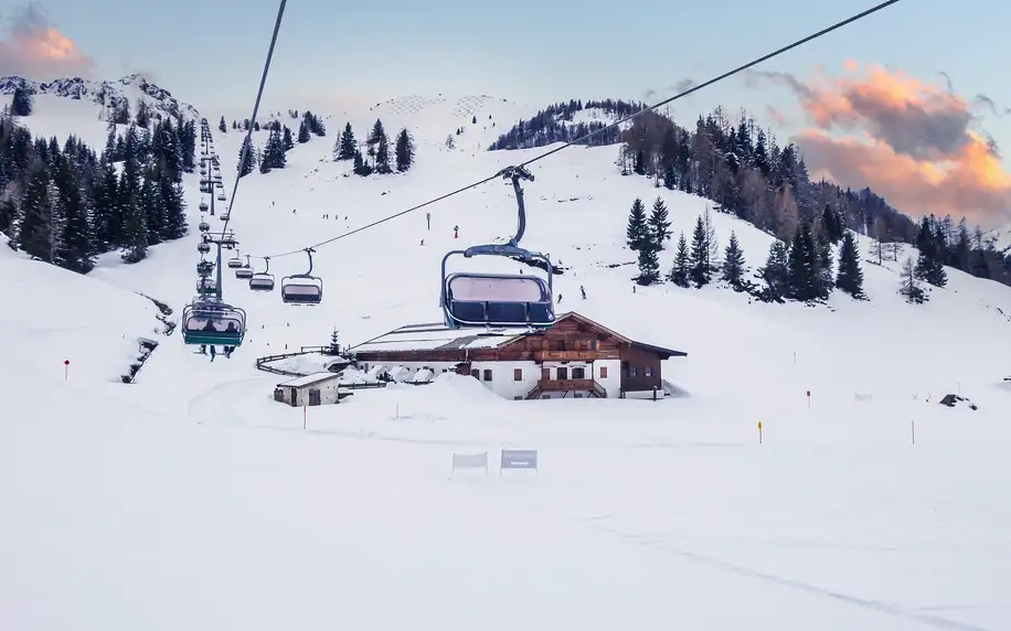 Rakouské Alpy: snídaně, wellness i lyžování
