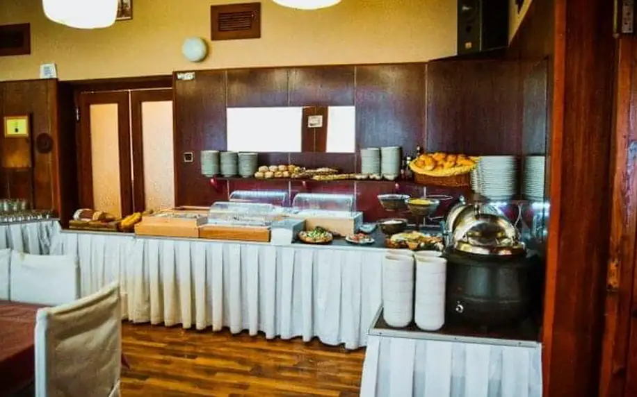 NP Krkonoše: Rokytnice nad Jizerou v Hotelu Krakonoš *** se snídaní formou bufetu a vstupem do sauny