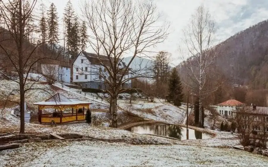 Romantický pobyt u Liptova v originální Jurtě pod Kriváňom s finskou saunou, snídaní a venkovním ohništěm
