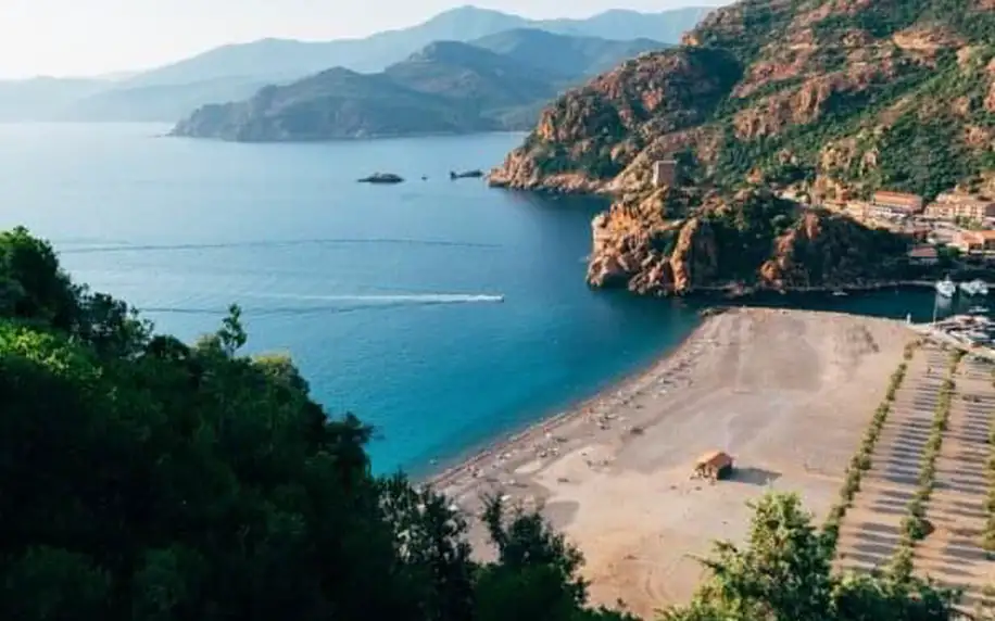 Korsika: hory, památky a moře, Korsika