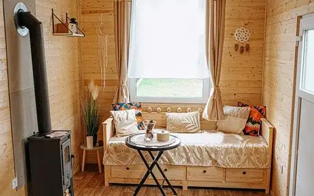 Belianské Tatry stylově ve dřevěném Tiny House Malý kúsok raja se snídaňovým košíkem, kuchyňkou a ohništěm
