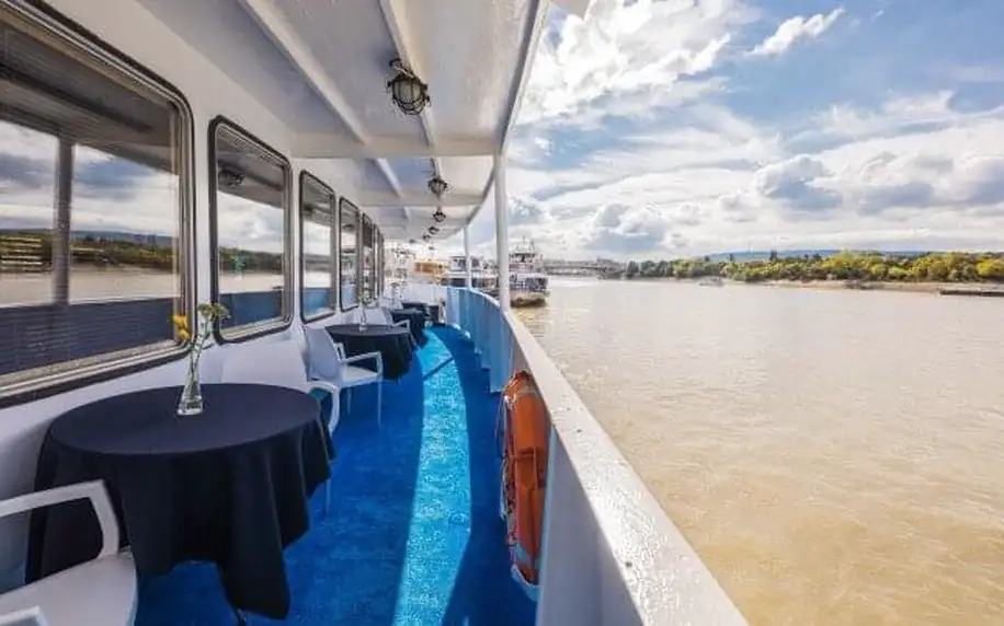 Budapešť: Jedinečný pobyt na lodi ve Fortuna Boat Hotelu *** s výhledem na Dunaj a snídaněmi formou bufetu