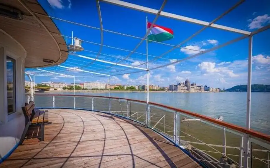 Budapešť: Netradiční pobyt v klimatizované kajutě lodního Grand Jules Boat Hotelu *** + snídaně formou bufetu