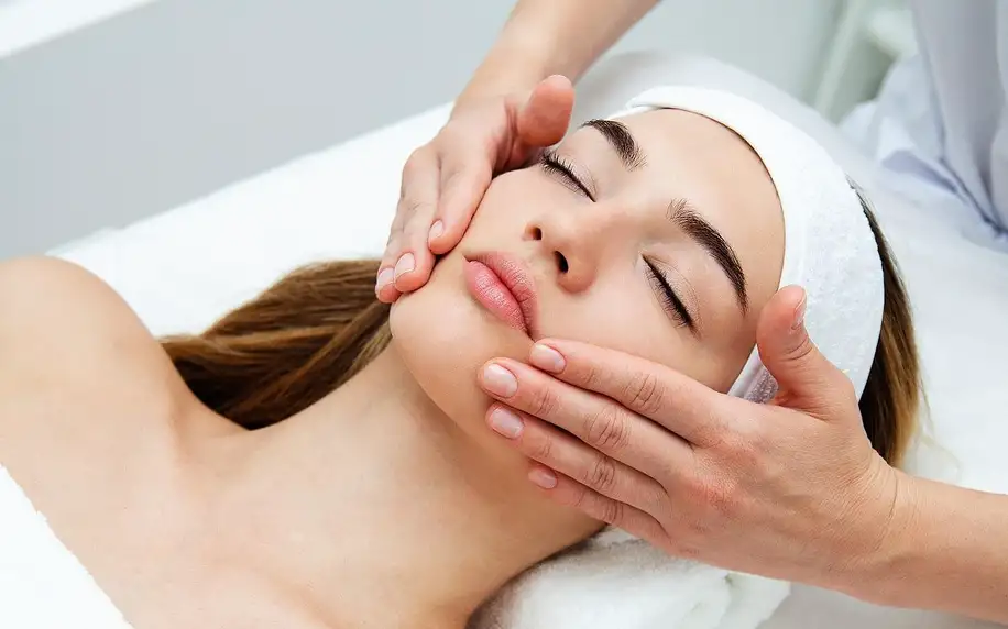 Základní kosmetické ošetření i de Lux s masáží
