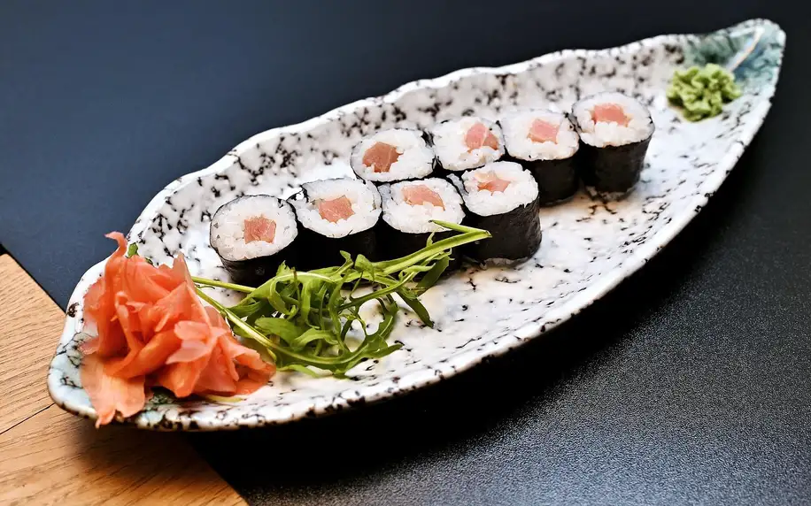 Sushi v Karlíně: maki, nigiri i california, 8 až 40 ks