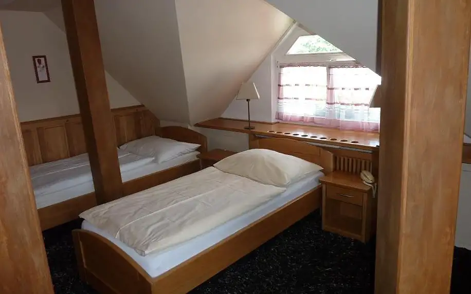 Karviná: Hotel & Restaurant Na Fryštátské s možností vířivky na pokoji