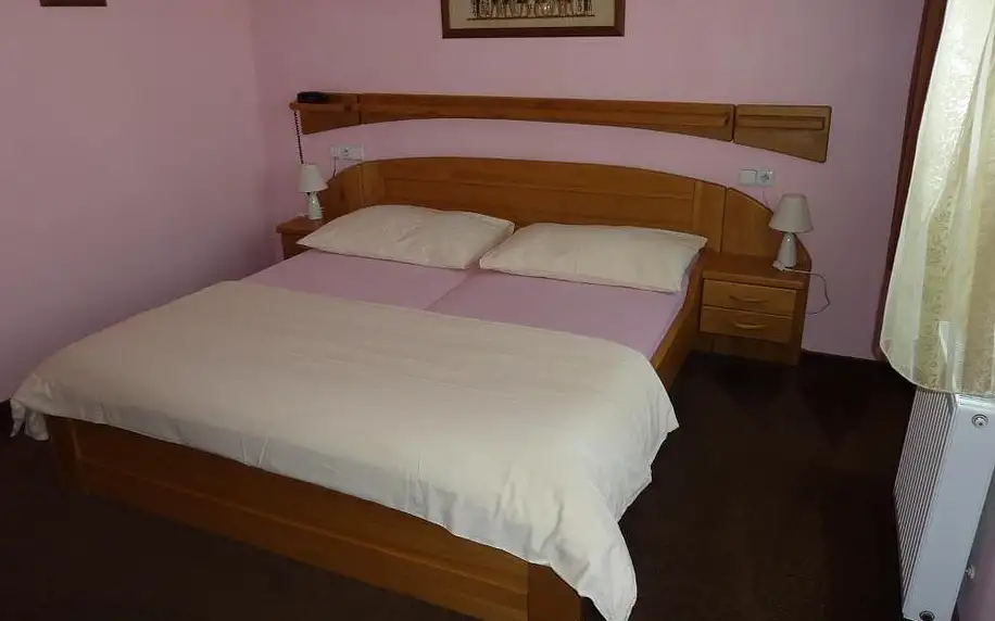 Karviná: Hotel & Restaurant Na Fryštátské s možností vířivky na pokoji