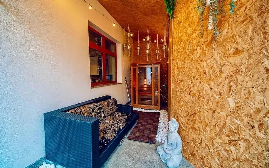 Praha: Miami Lovely romantic Garden apartment with whirlpool s možností vířivky na pokoji