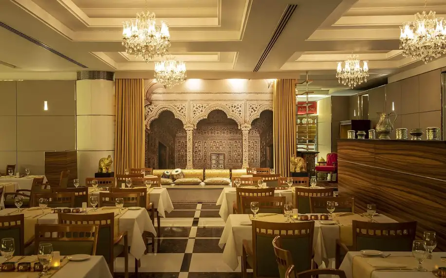 Four Points by Sheraton Bur Dubai, Dubaj, Dvoulůžkový pokoj Classic King, letecky, snídaně v ceně