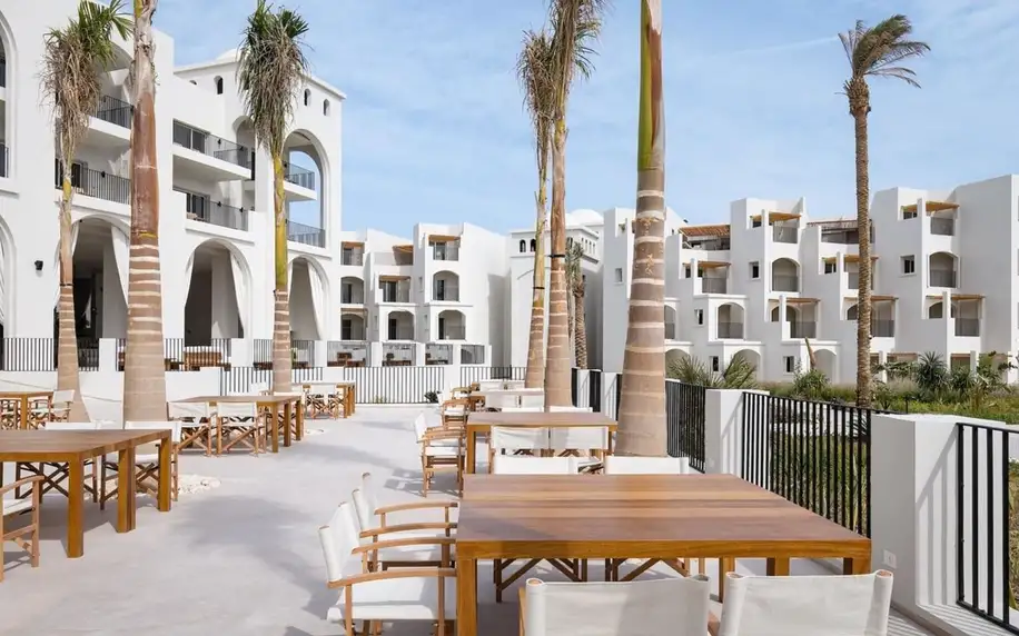 Serry Beach Resort, Hurghada, Apartmá Penthouse s výhledem na bazén, letecky, all inclusive