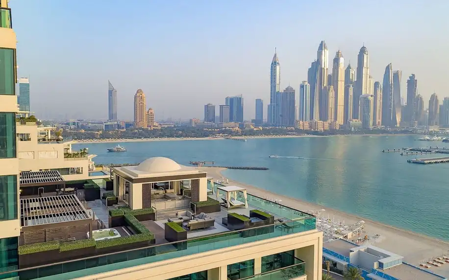 Hilton Dubai Palm Jumeirah, Dubaj, Dvoulůžkový pokoj s manželskou postelí King, letecky, polopenze