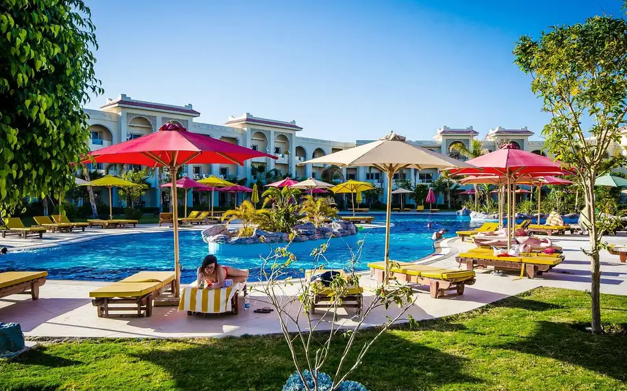 Serenity Fun City Resort, Hurghada, Rodinný pokoj Deluxe, letecky, strava dle programu