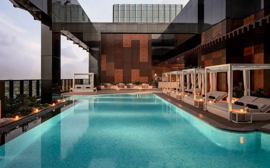 Doubletree by Hilton Dubai M Square Hotel and Residences, Dubaj, Dvoulůžkový pokoj Pokoj pro hosty s manželskou postelí King, letecky, snídaně v ceně