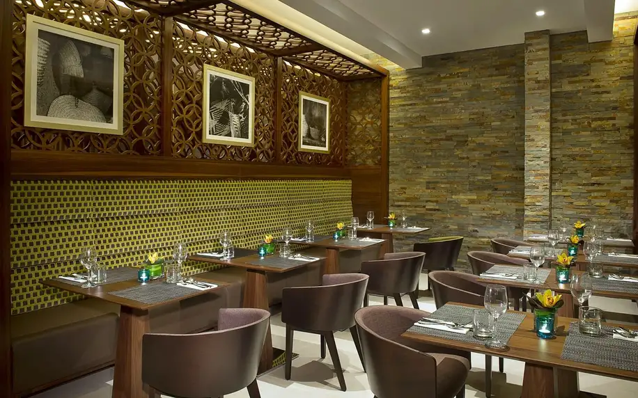 Hilton Garden Inn Al Muraqabat, Dubaj, Dvoulůžkový pokoj, letecky, snídaně v ceně