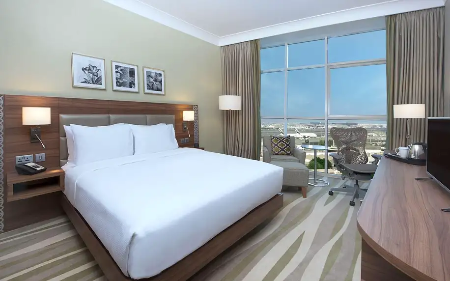 Hilton Garden Inn Al Muraqabat, Dubaj, Dvoulůžkový pokoj, letecky, polopenze