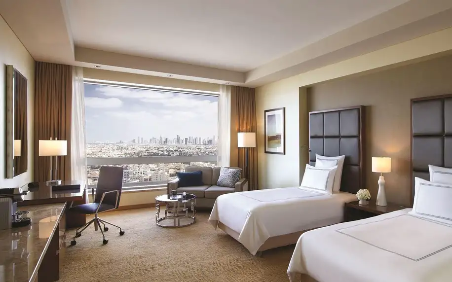 Swissotel Al Ghurair, Dubaj, Dvoulůžkový pokoj Classic, letecky, snídaně v ceně