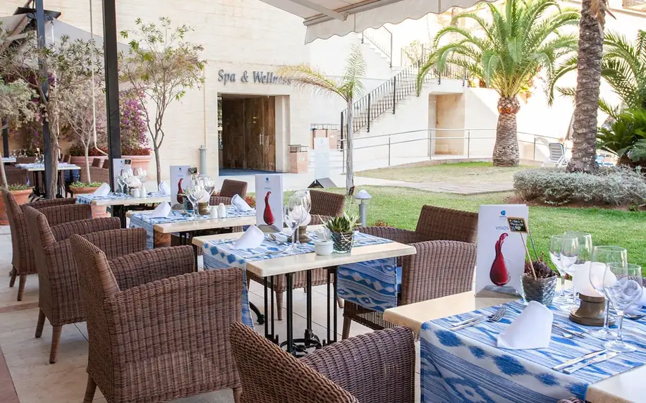 Grupotel Playa de Palma Suites Spa, Mallorca, Apartmá Junior, letecky, snídaně v ceně