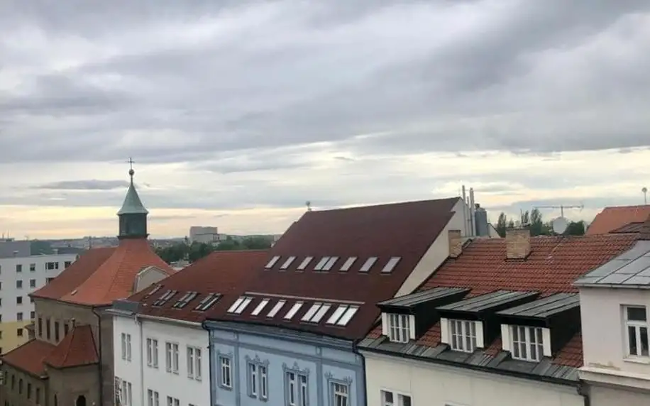 Praha: Romantic studio with jacuzzi s možností vířivky na pokoji
