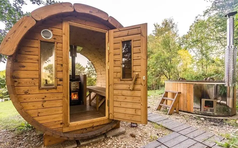 Jablonné v Podještědí: ENJOY Cozy Romance Hills Forest Gardens Views Sauna Whirlpool Bath s možností vířivky na pokoji