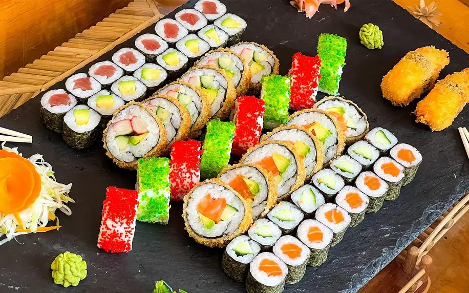 Pestré sushi sety: 54 nebo 62 ks s rybami i zeleninou