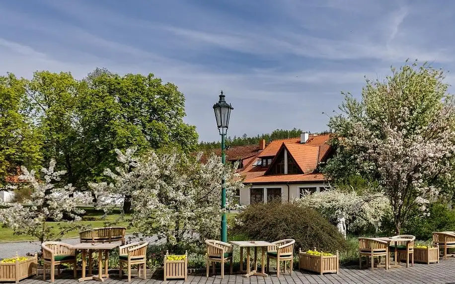 Plzeňsko: Darovanský Dvůr - Wellness & Golf Hotel