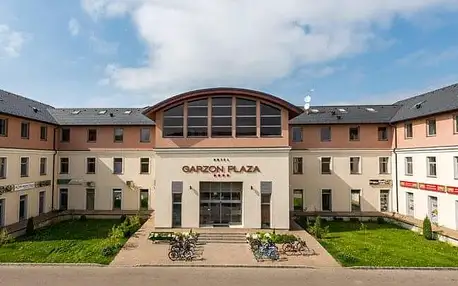 Maďarsko: Lázně Győr v Hotelu Garzon Pláza **** se snídaněmi a neomezeným wellness (bazén, vířivka, sauna)