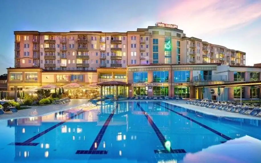 Zalakaros: Hotel Karos Spa **** s termálním wellness se 6 bazény, polopenzí a dětským klubem s animacemi