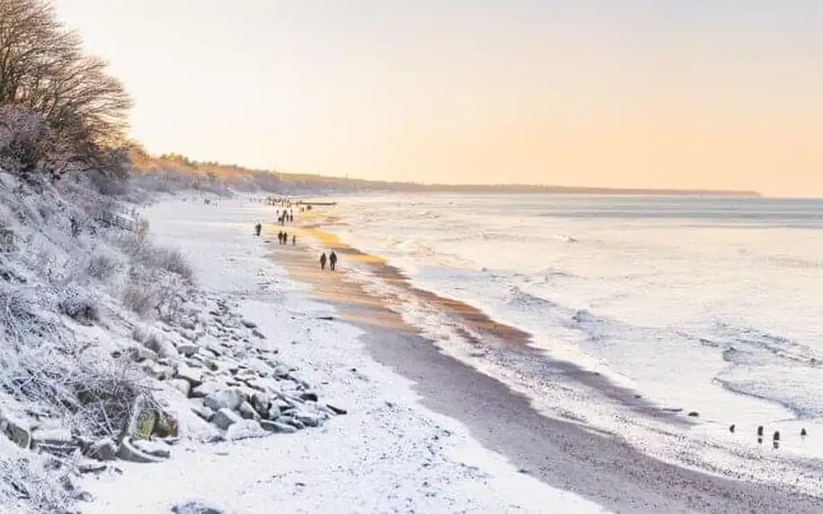 Baltské moře na pláži: Neptuno Resort & Spa **** s polopenzí, neomezeným wellness a parádním vyžitím pro děti
