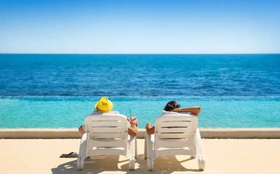 Chorvatsko: Novigrad 50 m od pláže v Hotelu Aminess Laguna *** s polopenzí a bazénem + dítě do 7 let zdarma