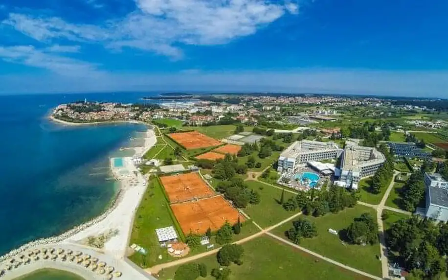 Chorvatsko: Novigrad 100 m od pláže v Hotelu Aminess Maestral **** s polopenzí a wellness každý den + animace