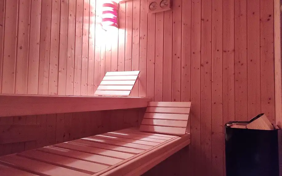 Privátní wellness pro dva: 3 druhy saun, vířivka