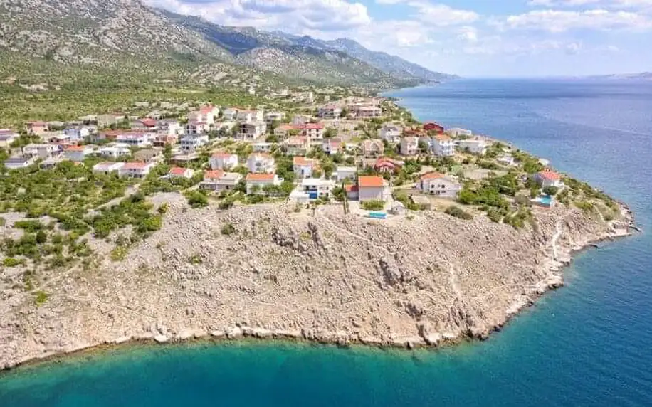 Chorvatsko přímo u pláže v luxusních apartmánech až pro 5 osob ve Ville Šušanj + venkovní bazén neomezeně