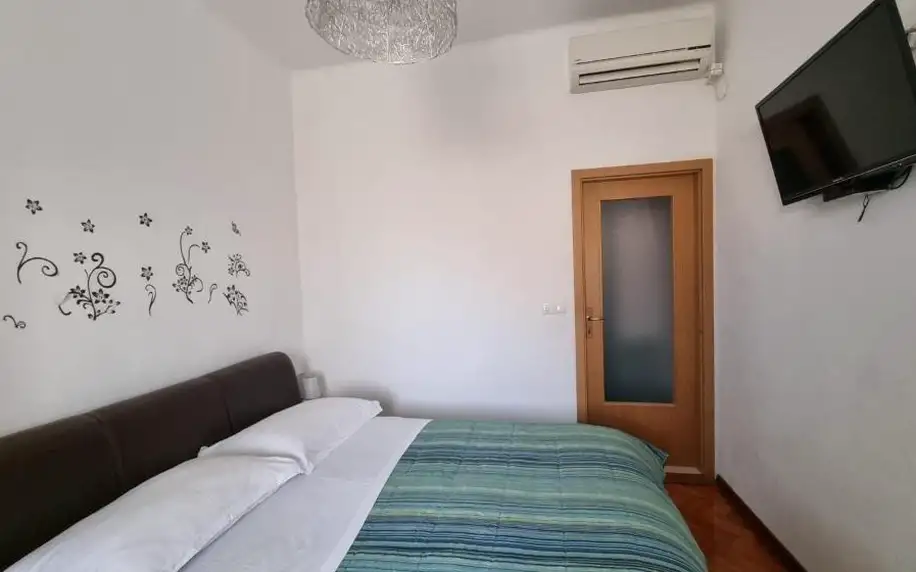 Chorvatsko, Makarská riviéra: Apartments Villa Flamingo