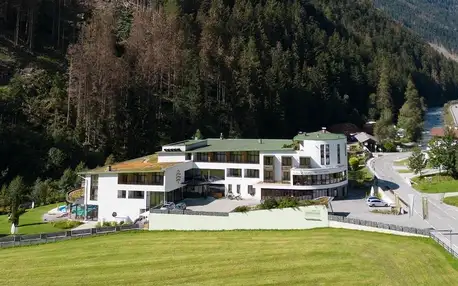 Rakouské Alpy: Spa Hotel Zedern Klang