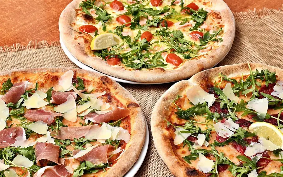 Pizza dle výběru pro 1–2 osoby: klasické i speciální