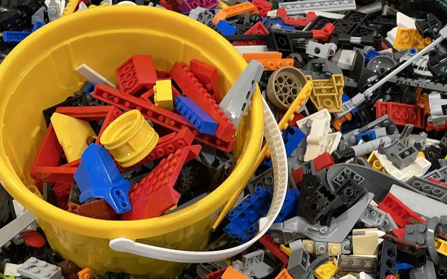 LEGO® figurky či kostky na váhu dle vlastního výběru