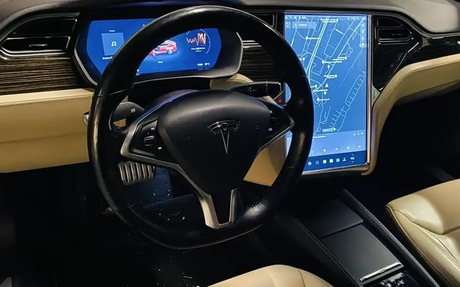 Jízda v Tesla model S Performance Praha