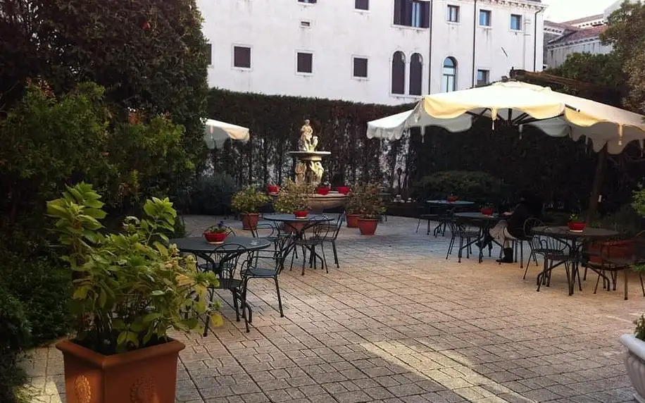 3* hotel v centru Benátek: snídaně, dítě zdarma nebo s 50% slevou