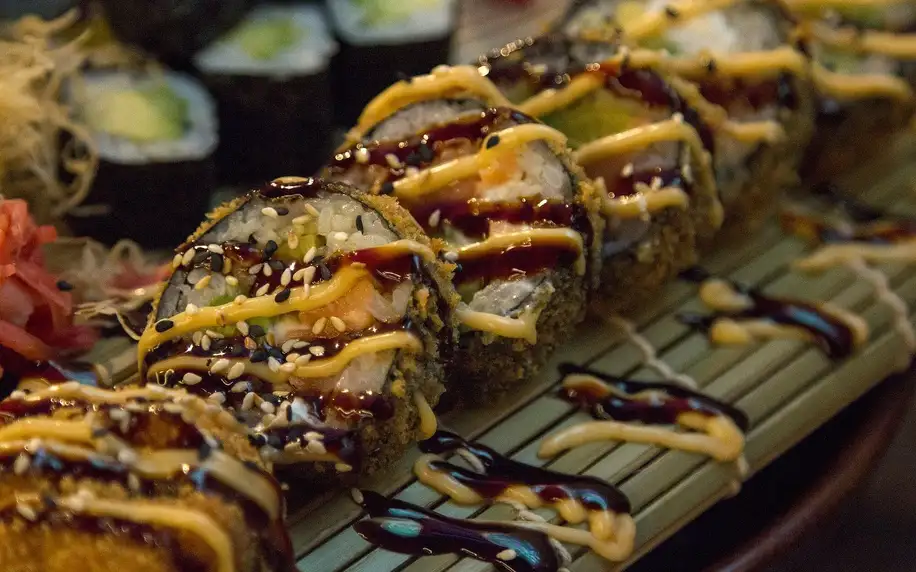 Sushi sety, kachna i gyoza knedlíčky v centru Brna